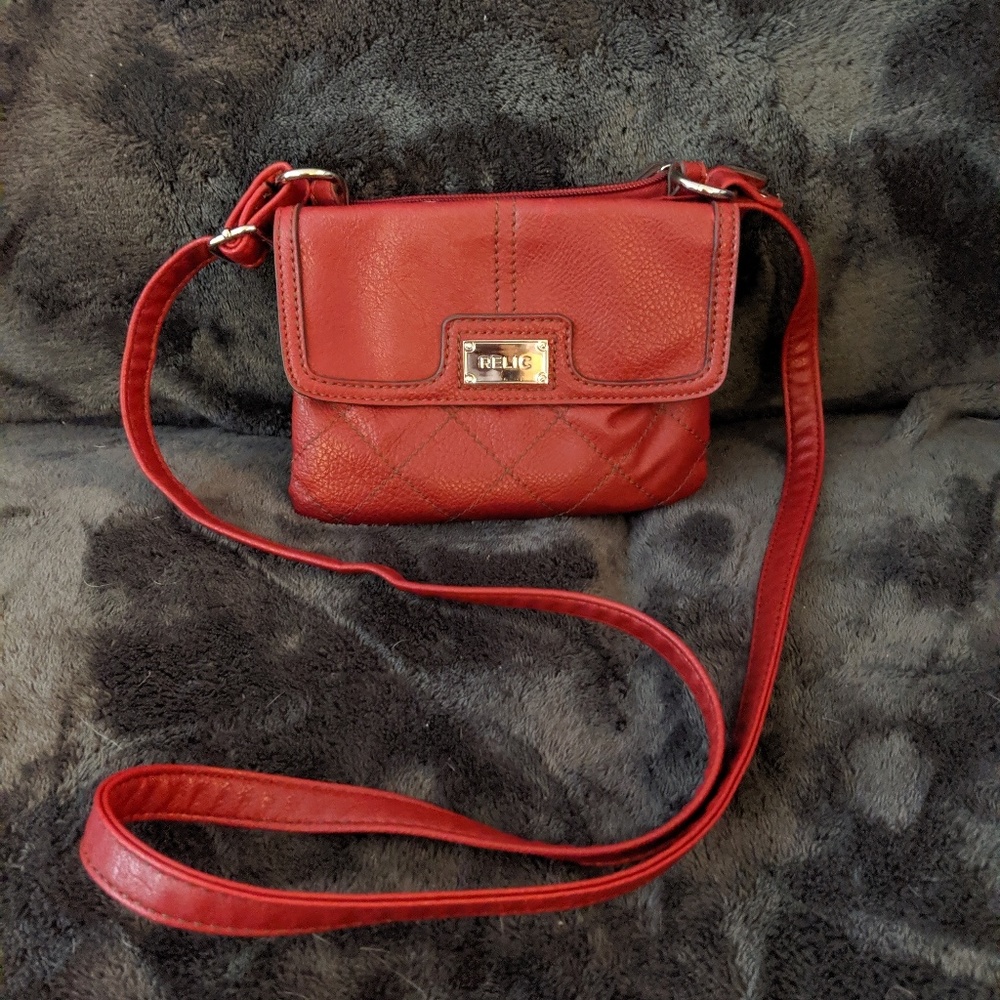 red crossbody purse